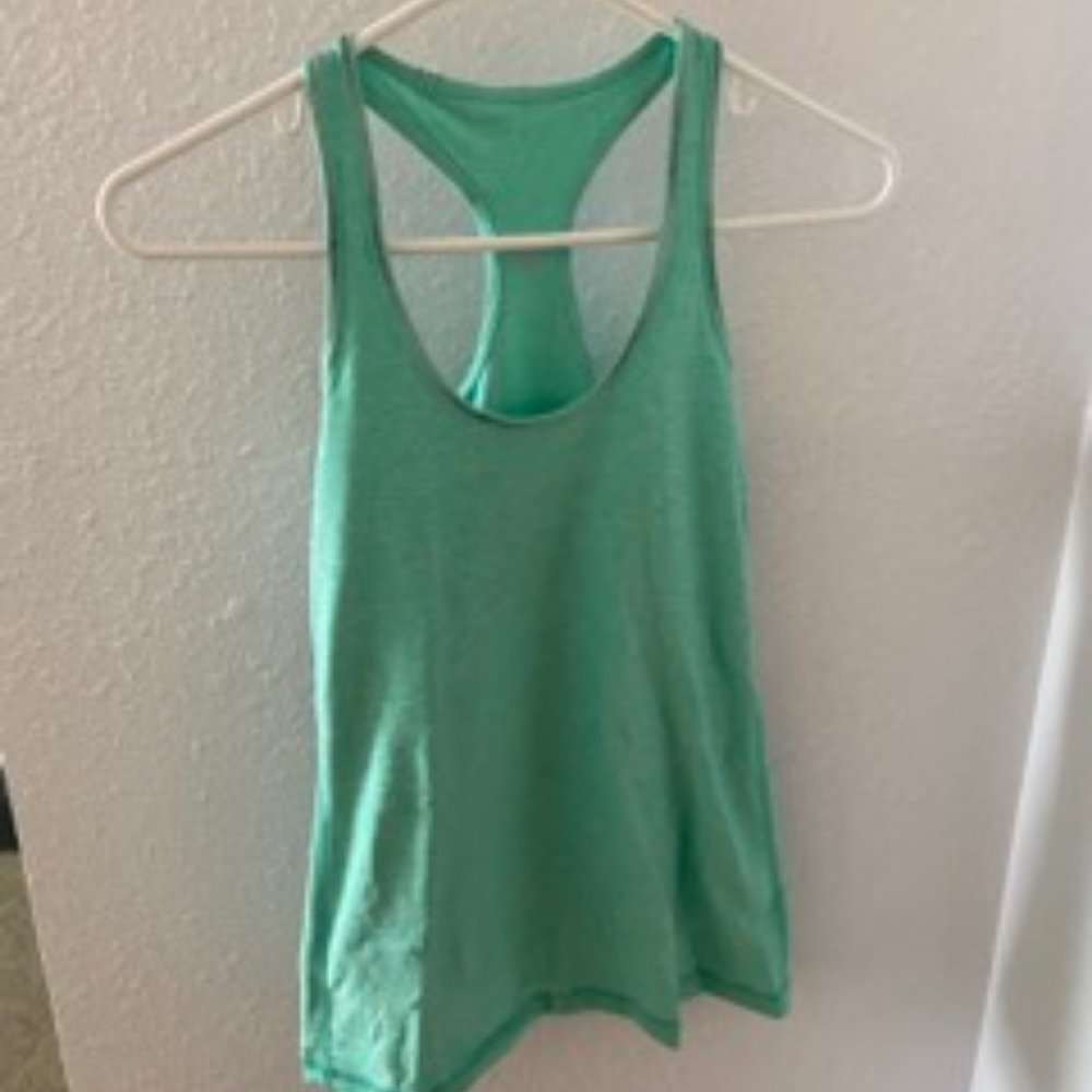 EUC Lululemon CRB, size 6